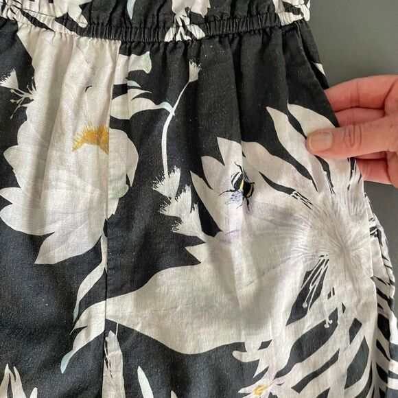Anna Glover x H & M Floral Bee Print Linen Blend Jumpsuit Black White Size 6 - Picture 8 of 12